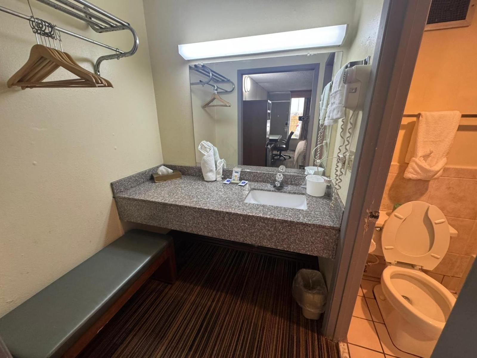 Discovery Inn Lafayette Luaran gambar